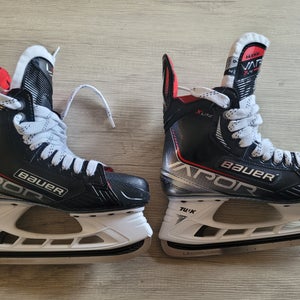 Bauer Vapor Xlite Hockey Skates size 6 (Used 1 time)