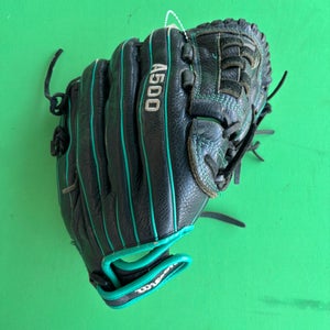 Black Wilson A500 RH Softball Glove 12"