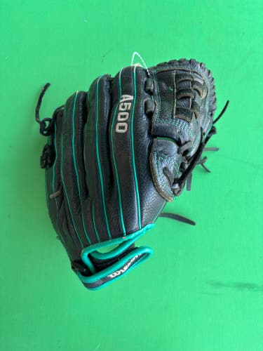 Black Wilson A500 RH Softball Glove 12"
