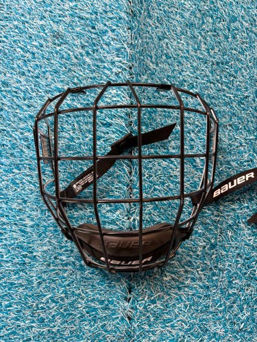 Large Bauer Profile II Facemask Cage (Used)