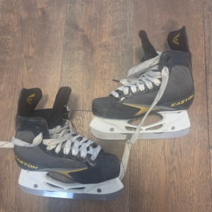 Easton Stealth 75S Hockey Skates Size 2.5 (Used)