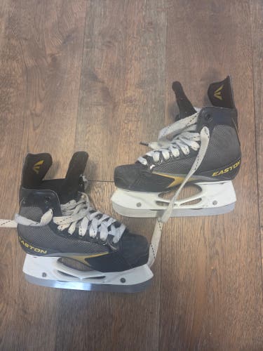 Easton Stealth 75S Hockey Skates Size 2.5 (Used)