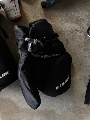 Youth Small Bauer Hockey Pants (Used)