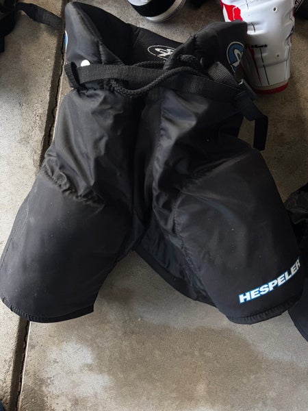 Youth Medium Hockey Pants (New)