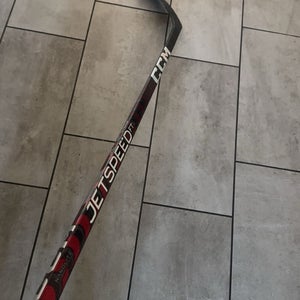 Intermediate CCM JetSpeed FT5 Pro Right Handed Hockey Stick P29 (Used) In great condition