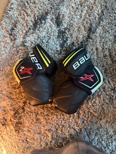 Junior Large Bauer Vapor 2x Elbow Pads (Used)