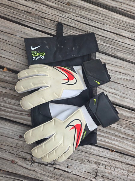 Medium Nike Goalie Gloves (Used)