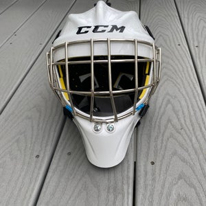 2022 Youth Small CCM Axis 1.5 Goalie Mask Pro Stock (Used)