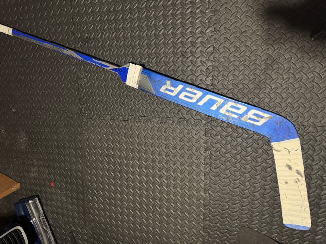Senior Bauer Mach Full Right Goalie Stick 26" Paddle (Used)