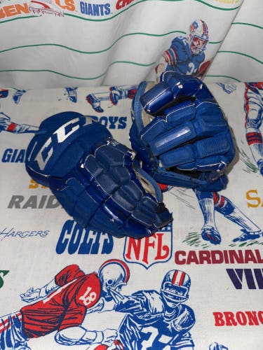 CCM CS 400 Gloves 14" (Used)