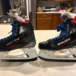 2024 Bauer Vapor X4 Hockey Skates Regular Width Size 4 (Used)