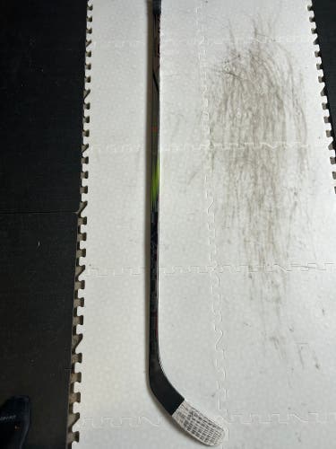 Senior Bauer Vapor Hyperlite 2 Right Hand, Hockey Stick, 70 Flex, P90TM (Only used twice!)