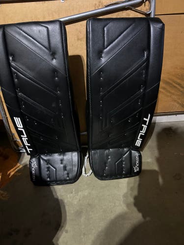 32" 2025 True HZRDUS 7X4 Goalie Leg Pads (New)