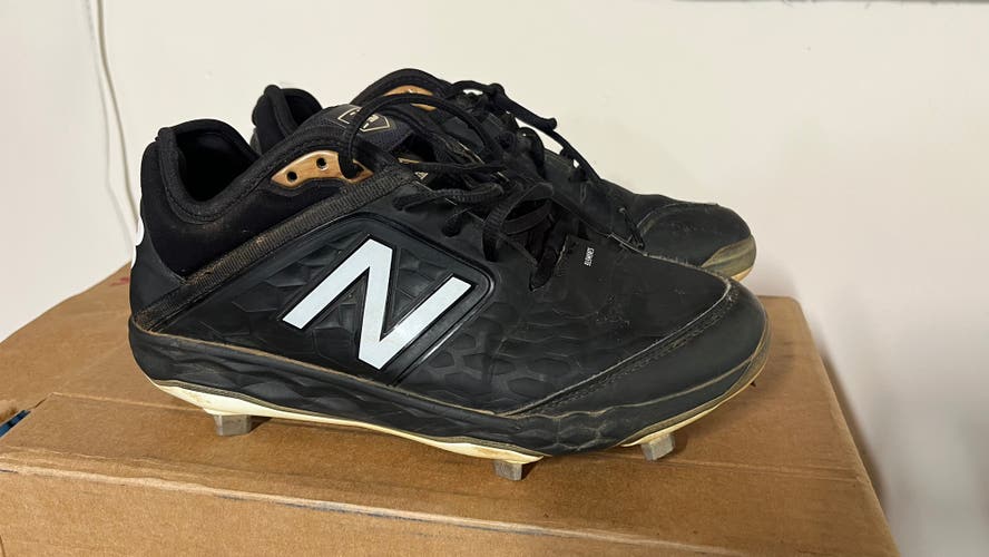 Black Men's Size M 7.5 (W 8.5) Youth New Balance Low Top Metal (Used)