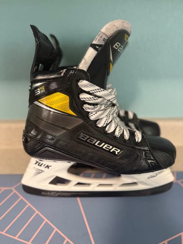 Bauer Supreme 3S Pro Hockey Skates Regular Width 8 (New)