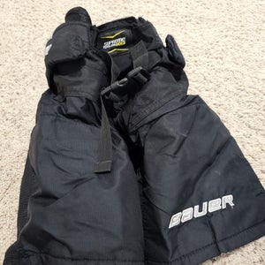 Junior Medium Bauer Supreme TotalOne MX3 Hockey Pants (Used)