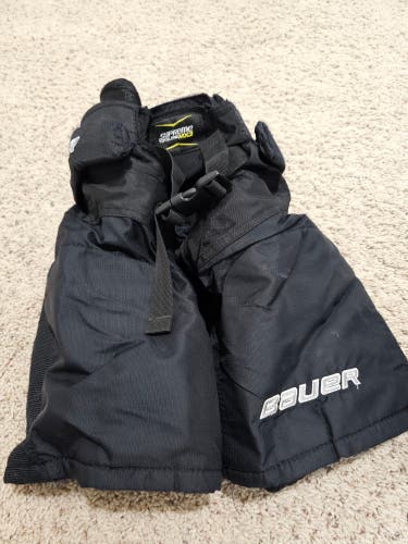 Junior Medium Bauer Supreme TotalOne MX3 Hockey Pants (Used)