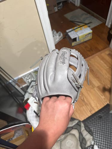 2018 Rawlings Heart of the Hide RH Outfield Baseball Glove 12.25" (Used)