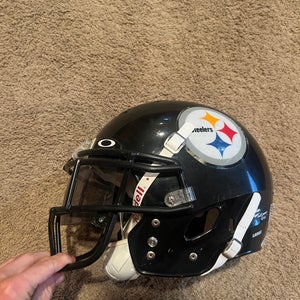 Pittsburgh Steelers Full-Size Football Helmet – Schutt DNA Recruit w/ Oakley Visor