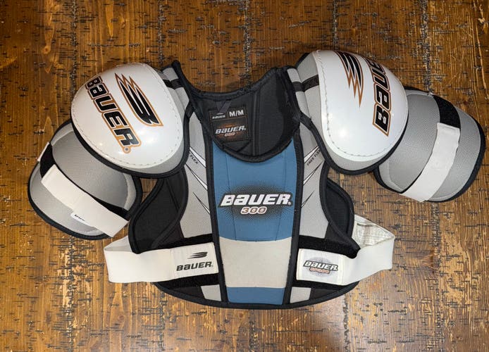 Men's Medium Senior Bauer Sp300 Shoulder Pads (New)
