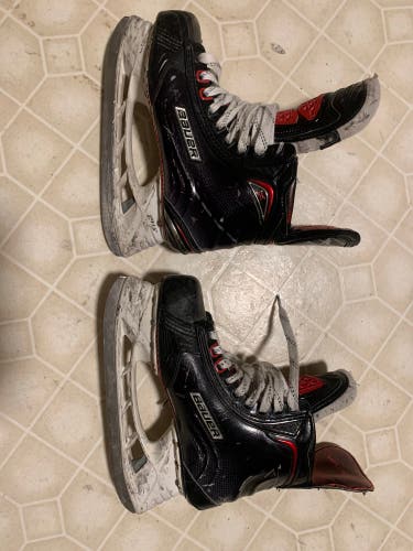 Junior Bauer Vapor 1X Regular Width Pro Stock Size 5 Hockey Skates
