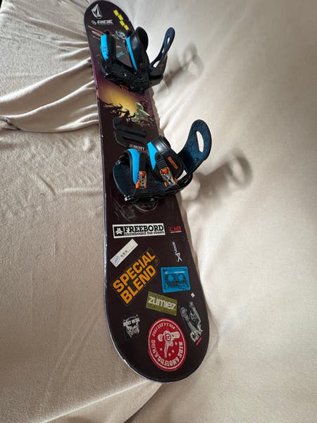 jeremy jones 162cm snowboard Unisex 162cm Forum Jeremy Jones Snowboard All Mountain With MED Bindings  (Used) | SidelineSwap