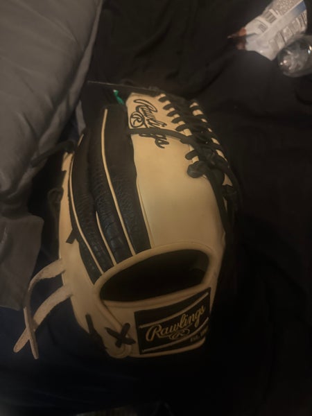 2018 Rawlings RH Outfield Heart of the Hide Baseball Glove 12.75" (Used)