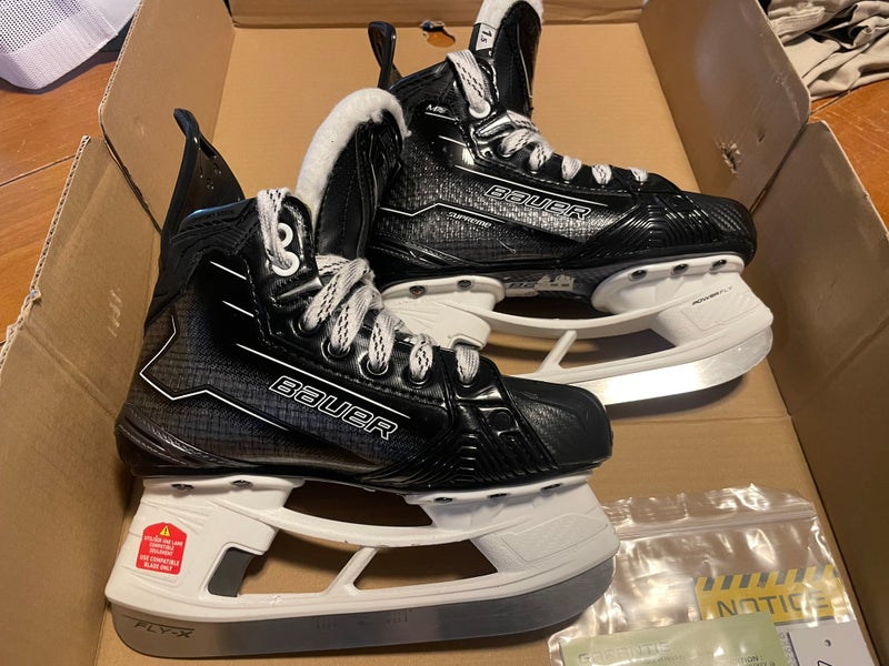2025 Bauer Supreme M50 Pro Hockey Skates Regular Width Size 1.5 (Used)