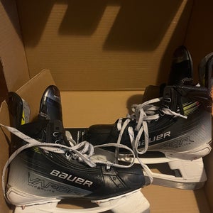 2024 Bauer Vapor Hyperlite 2 Hockey Skates Regular Width 6.5 (Used)
