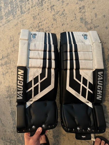 22" Vaughn Velocity VE8 Goalie Leg Pads (Used)