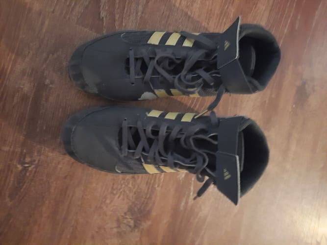Adidas (Used) Size 8.5