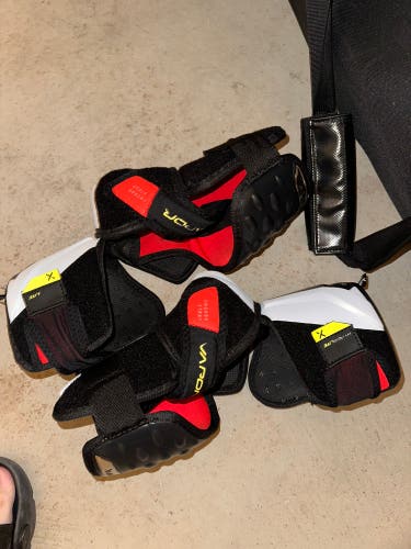 Senior Large Bauer Vapor Hyperlite Elbow Pads (Used)
