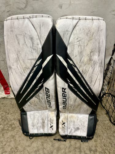 30" Bauer Vapor 3X Goalie Leg Pads (Used)