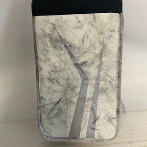Used Bauer G Youth Goalie Blocker White 11823-S000034217