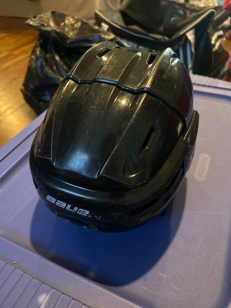 Medium Bauer Re-Akt Helmet (Used)