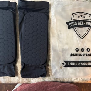 Shin Defender Shin Guardian One Piece Medium Soccer Shin Guards (New)