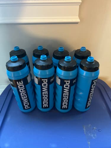 Powerade squirt bottle 8 Water Bottles (Used)