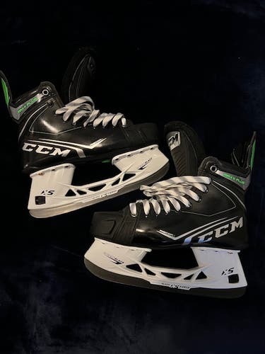 CCM Ribcor Maxx Plus Hockey Skates Wide Width 7.5 (Used)