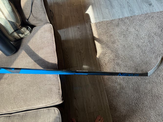 Senior Bauer Nexus 2N Pro Right Handed Hockey Stick P28 (Used)