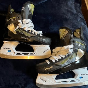True Catalyst 7 Hockey Skates Wide Width 8