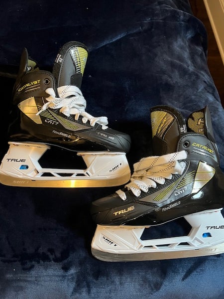True Catalyst 7 Hockey Skates Wide Width 8