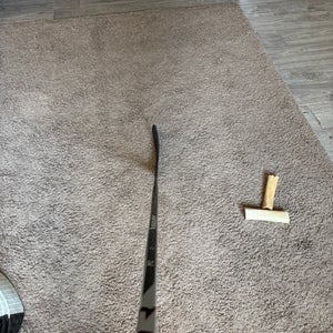 Senior Bauer Vapor Hyperlite Right Handed Hockey Stick P92 (Used)
