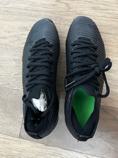 Men's Size M 10.0 (W 11.0) Under Armour Blur Low Top Molded Cleats (New)