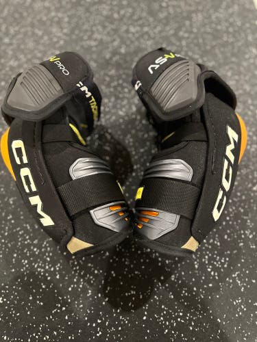 Senior Large CCM Tacks AS-V Elbow Pads (Used)