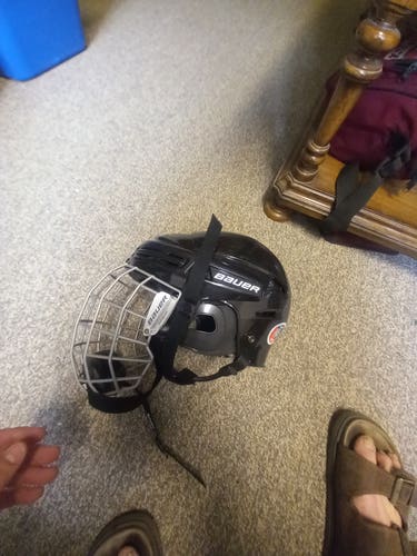 Small Bauer 2100 Helmet (Used)