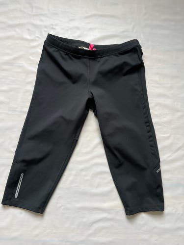 Saucony black Women's  Capri Pants leggings Size M back zip bag pink drawstring