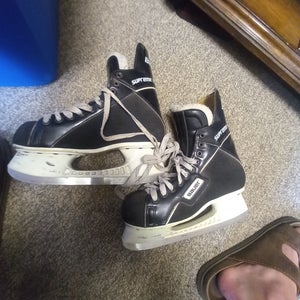 Bauer Supreme 914 Size 8 Hockey Skates Regular Width 8 (Used)