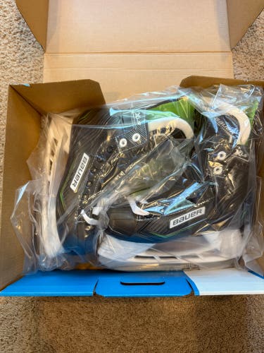 Bauer XLS Hockey Skates Size 2 (New)
