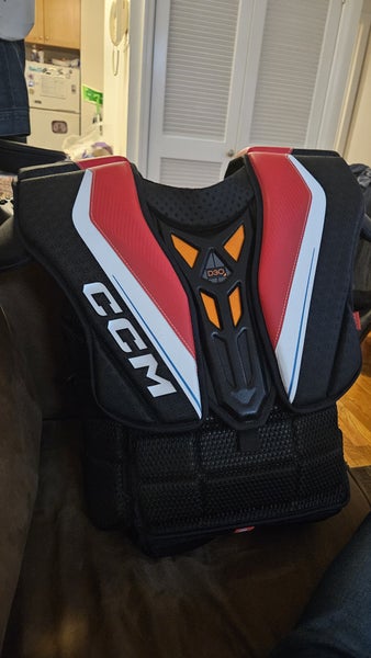 2024 Medium CCM EFLEX 6 Goalie Chest Protector (Used)