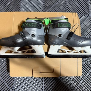 Bauer Konekt Hockey Skates Regular Width Size 2 (Used)